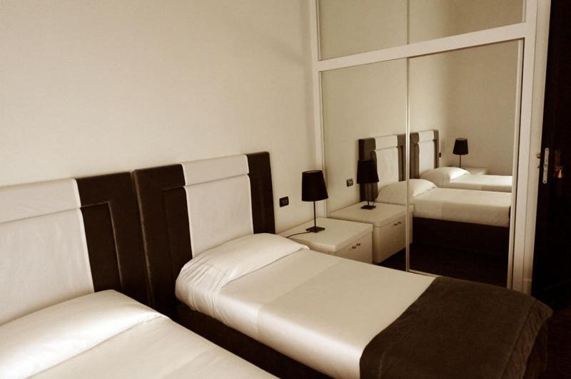 White House Hotel Foggia Habitación foto